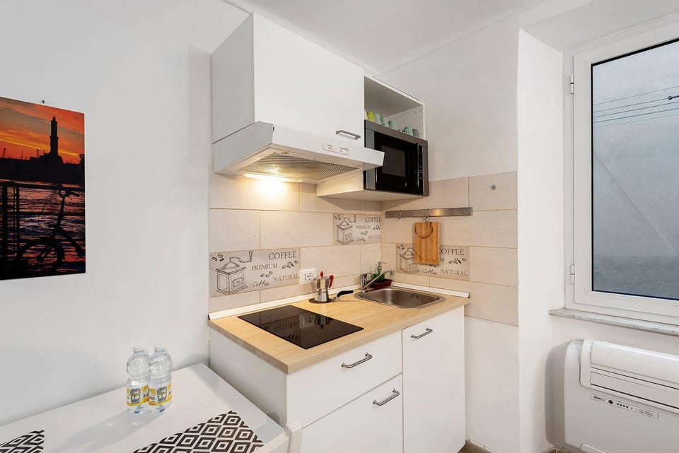 Kitchen or kitchenette, Living room