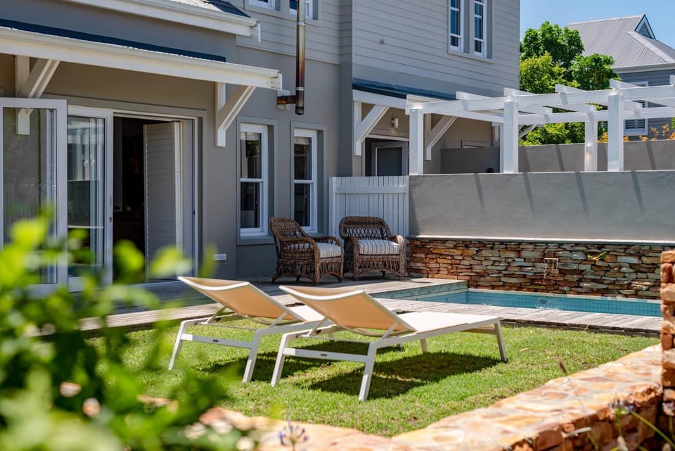 Garden, Swimming pool, sunbed