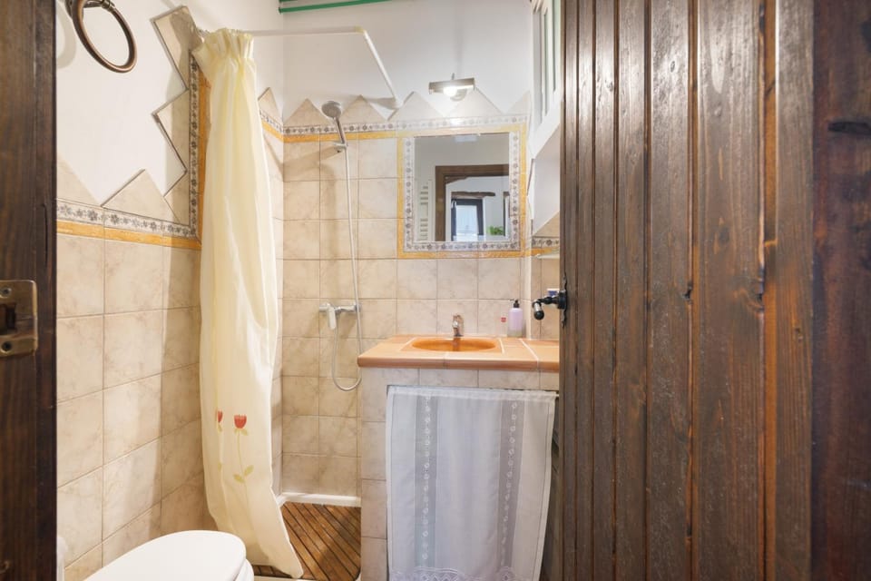 Bathroom, Living room
