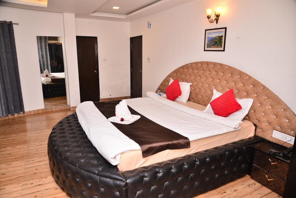Bed, Seating area