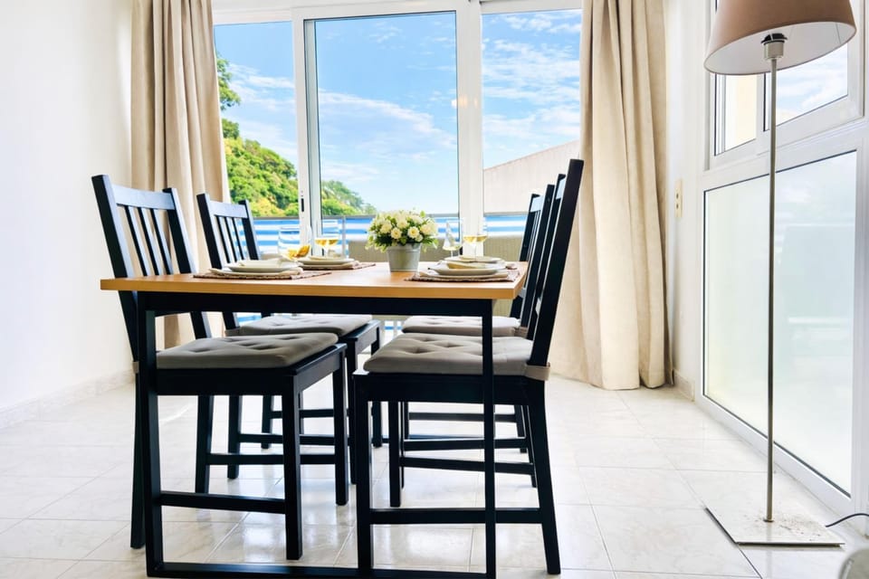 Dining area, Mountain view