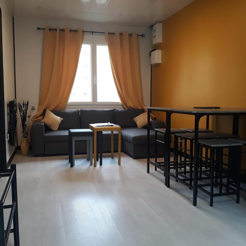 Maison carrée - domaine du vieux tilleul House in Auvergne-Rhône-Alpes