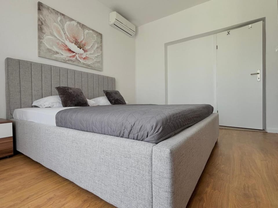 Bed, Bedroom, wardrobe