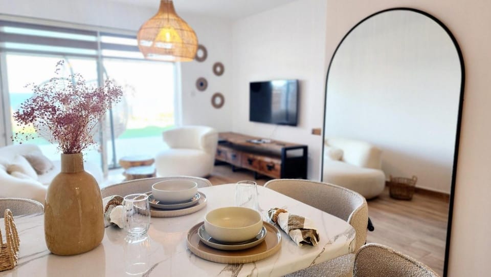 TV and multimedia, Living room, Dining area