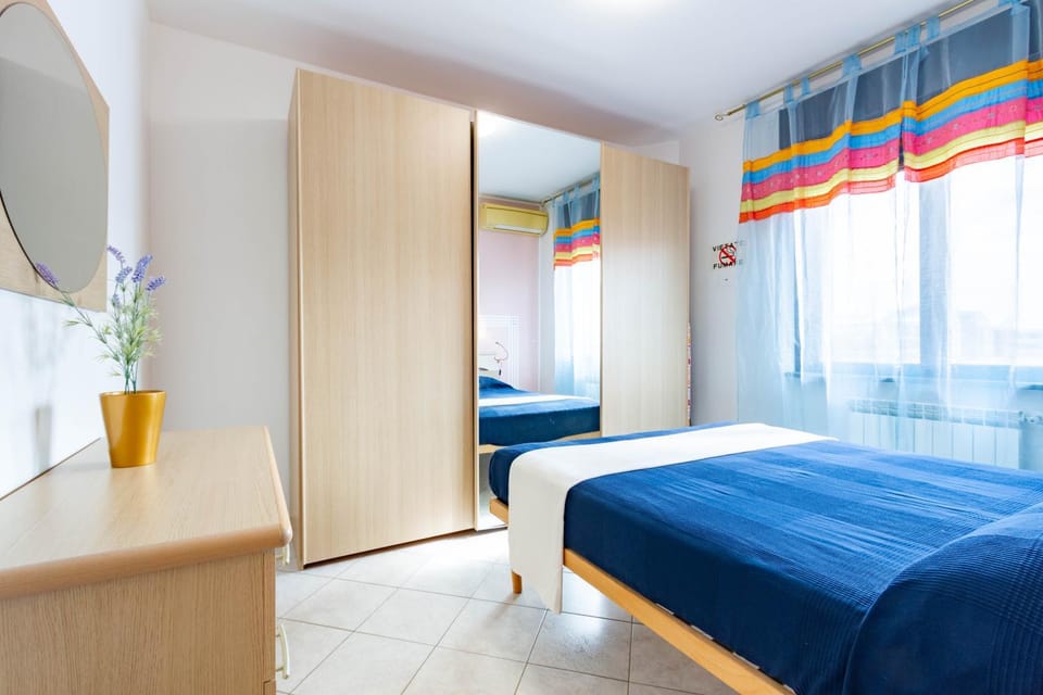 Bed, Photo of the whole room, Bedroom, wardrobe