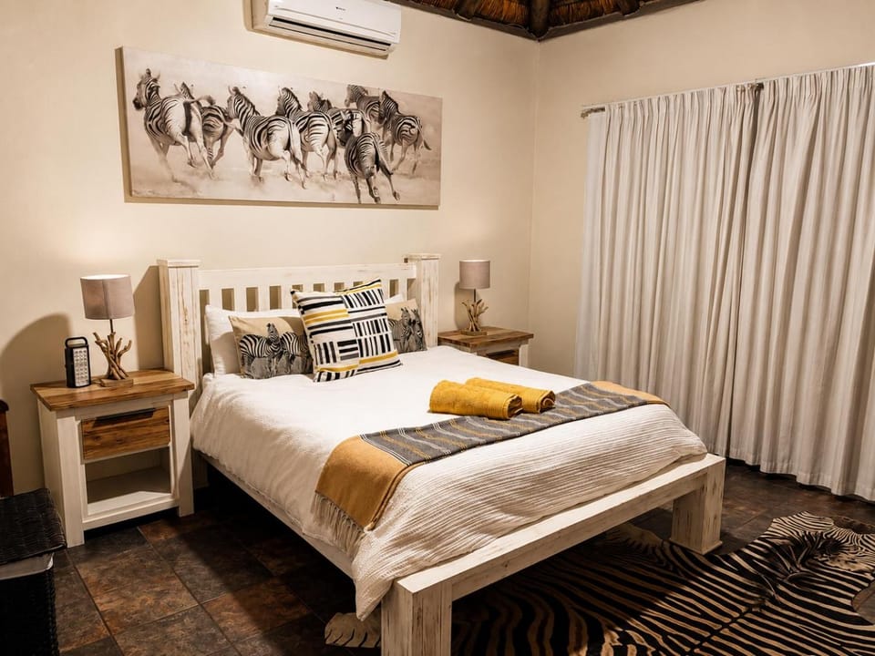 Bed, Bedroom, air conditioner