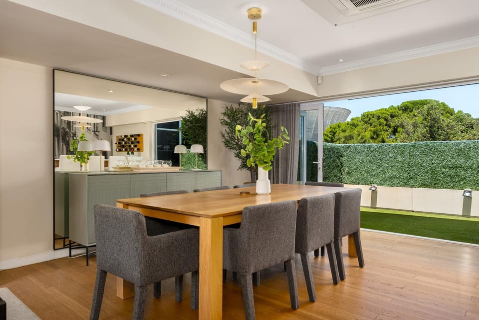 Spacious Luxury Apartment - Waterfront Apartment in Cape Town