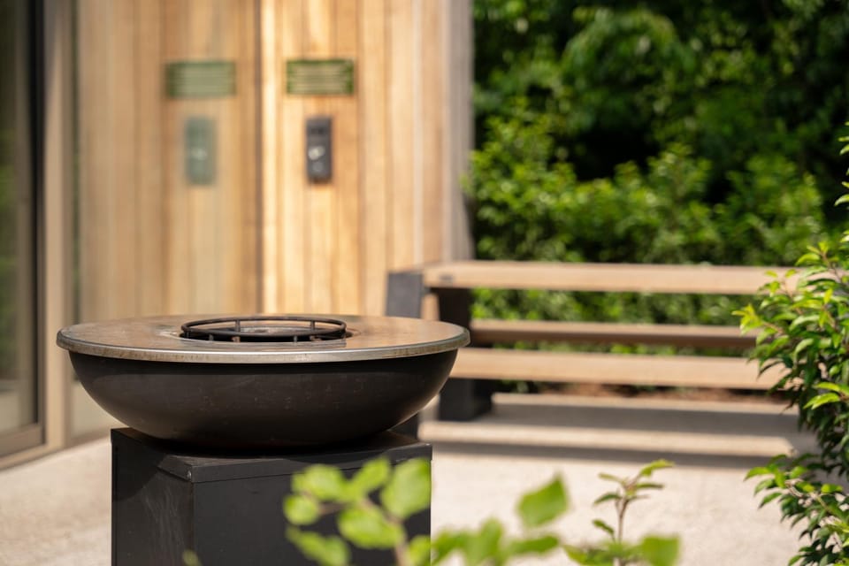 Spacious Luxury Lodge for 4 with Spacious Terrace – Woodz Lodges Heusden-Zolder House in Flanders