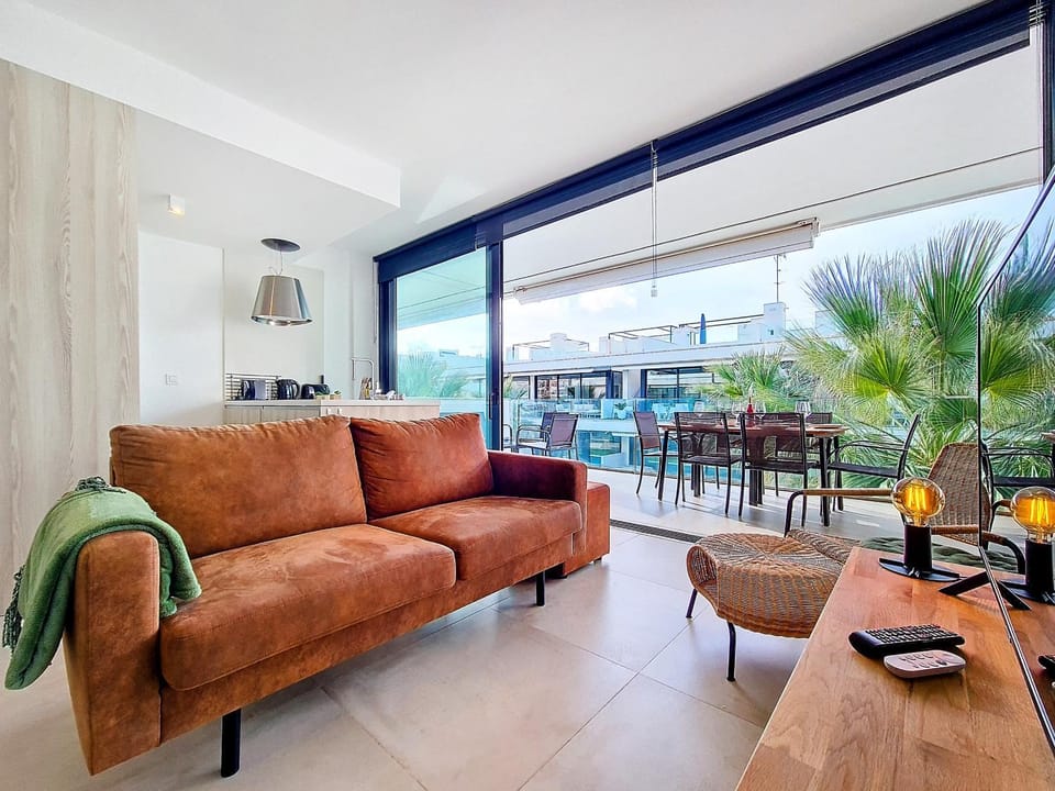 Communal lounge/ TV room, Living room