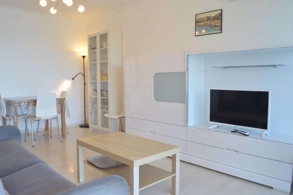 Communal lounge/ TV room, TV and multimedia, Living room