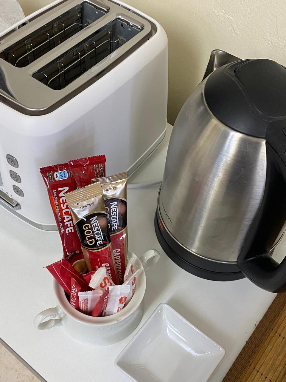 Coffee/tea facilities, toaster