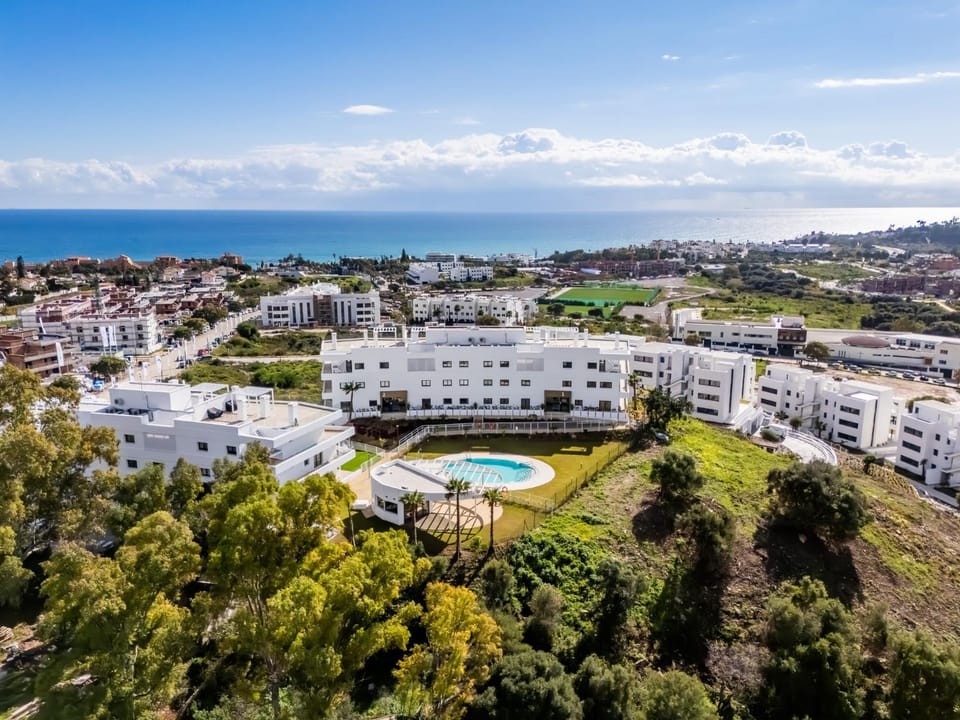 Property building, Nearby landmark, Day, Sea view, Area and facilities, Location