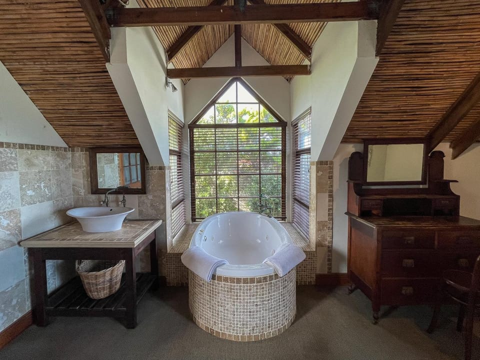 Hot Tub, Bathroom, Bedroom