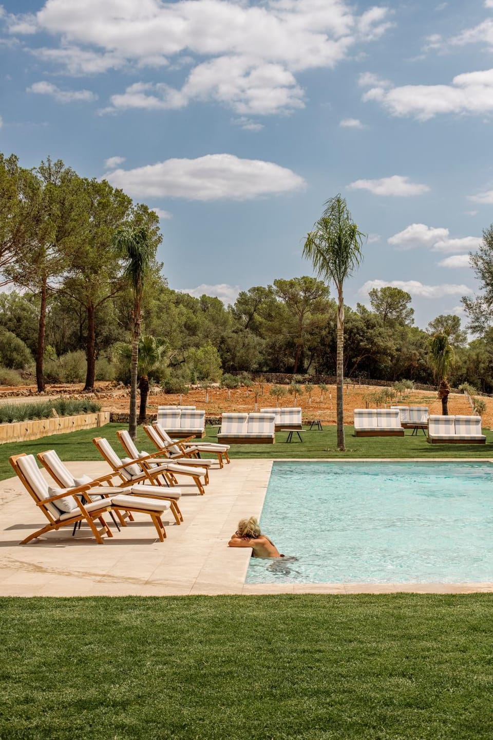 Swimming pool