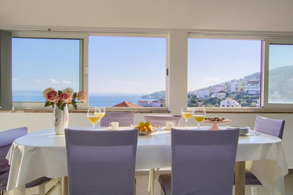 Dining area, Sea view