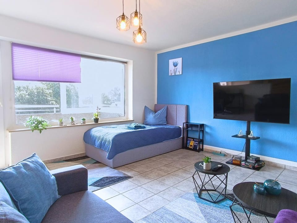 Bed, Living room