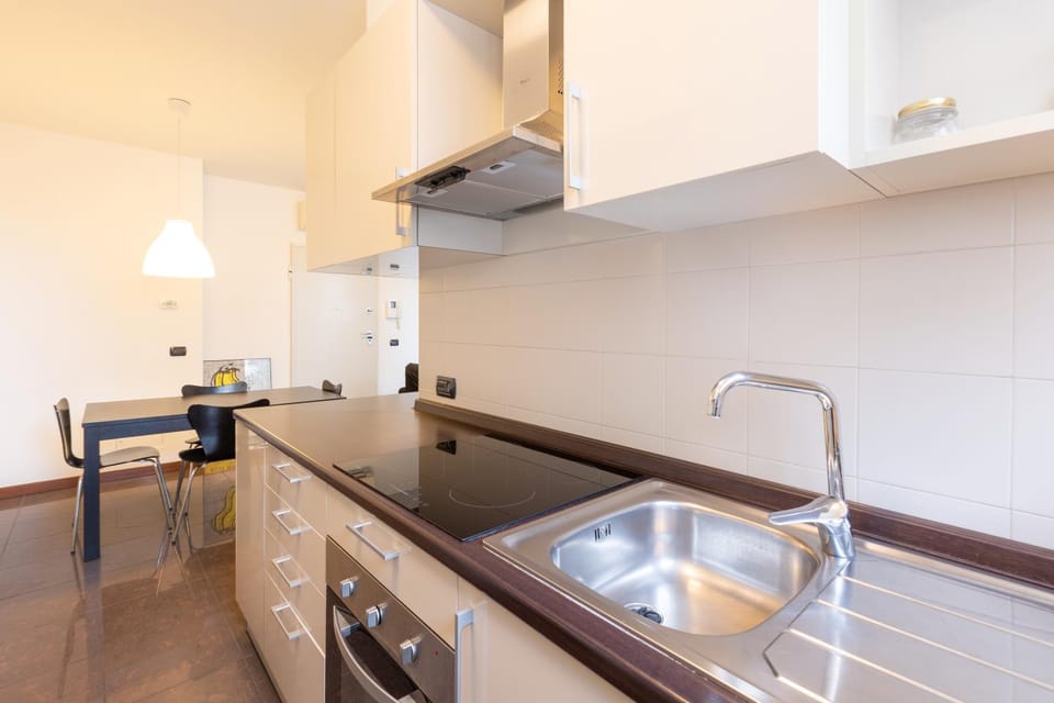 Bright two bedrooms apartment with terrace Zanuso - Mirable PM Apartment in Milan