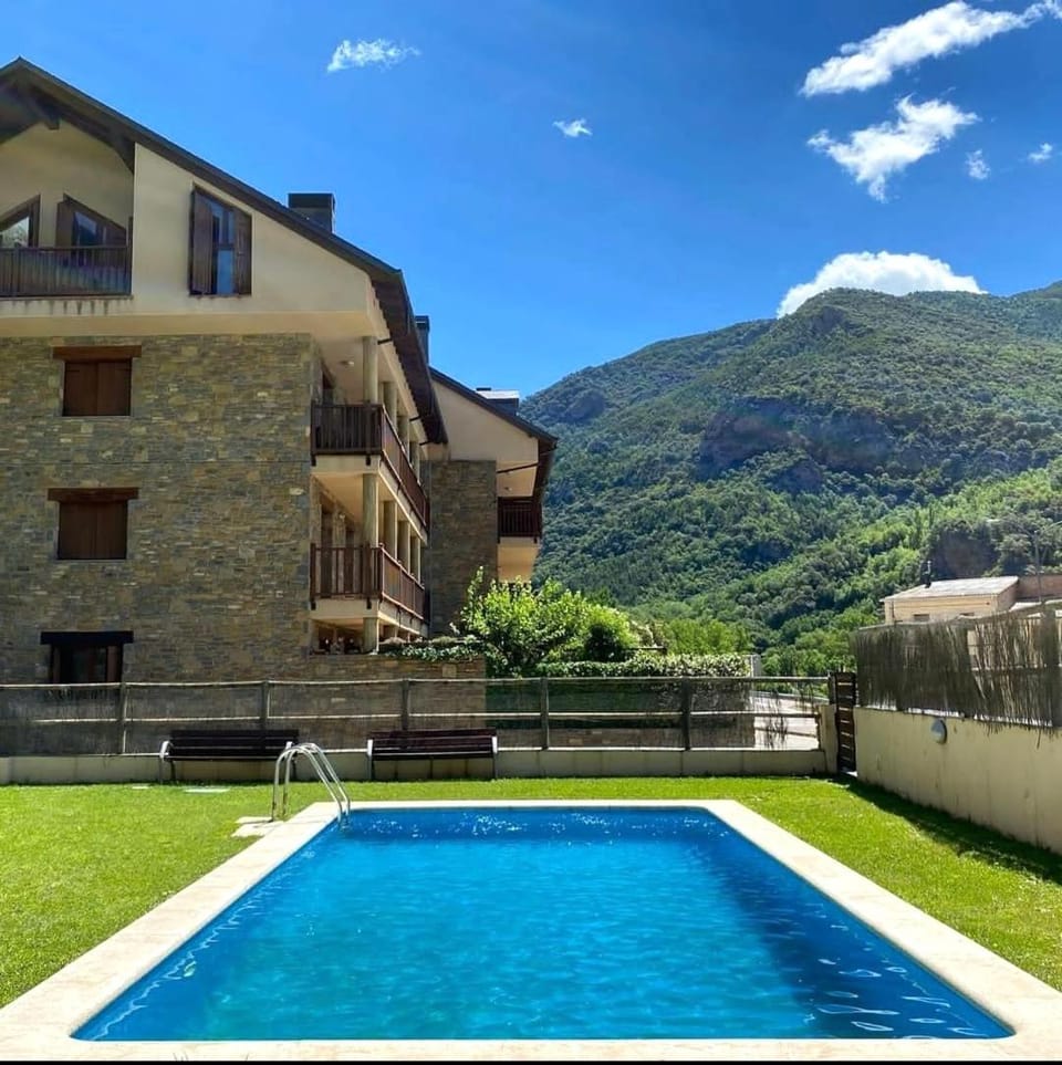Property building, Swimming pool