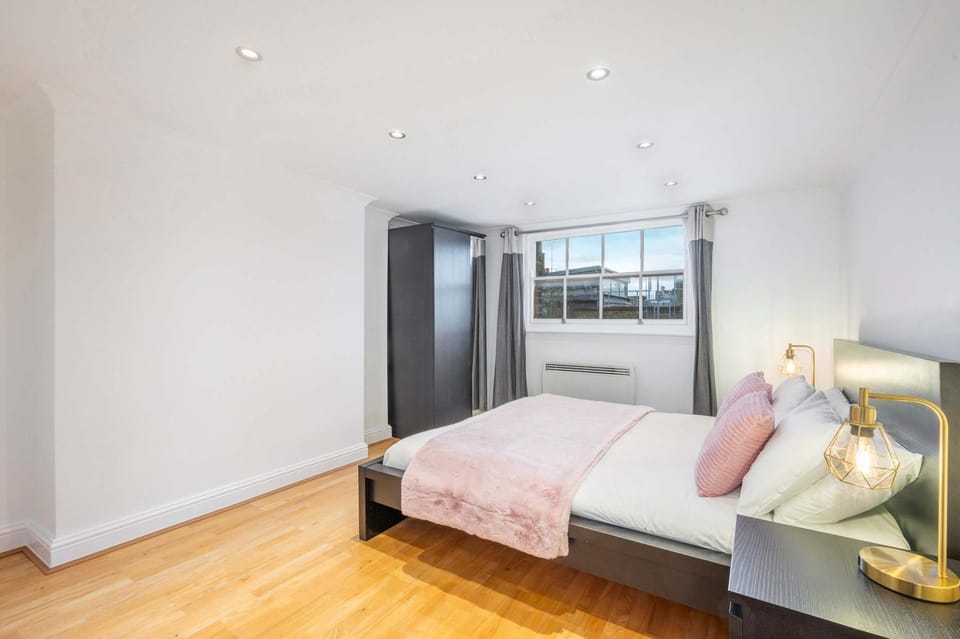 2-Bed Fitzrovia Flat Near Oxford Circus - Sleeps 4 Apartment in London Borough of Islington