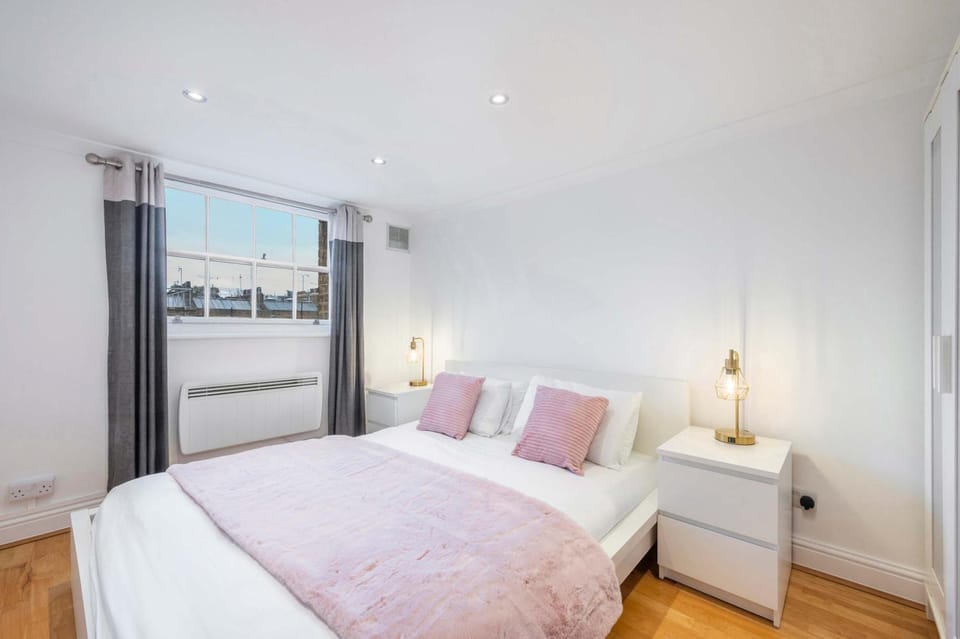 2-Bed Fitzrovia Flat Near Oxford Circus - Sleeps 4 Apartment in London Borough of Islington