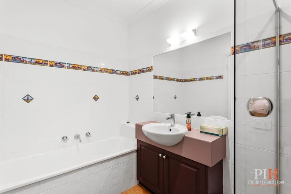 Amazing Location with Ocean View House in Cowes
