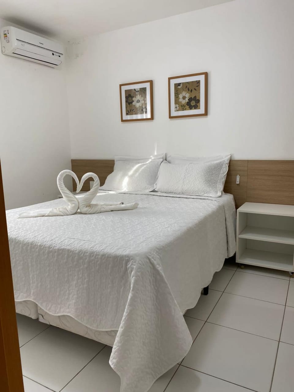 Bed, Photo of the whole room, Bedroom, towels, air conditioner