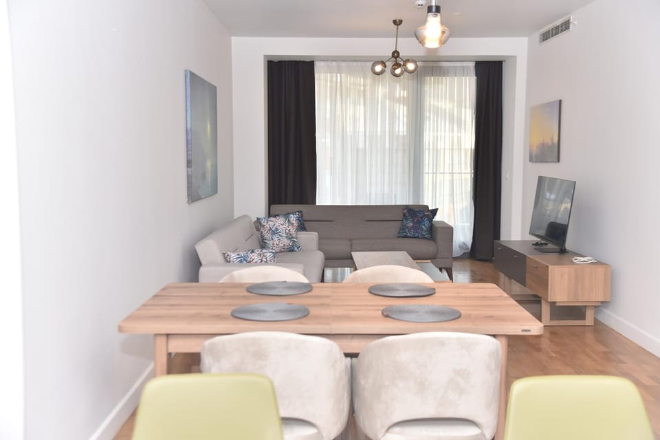TV and multimedia, Living room, Dining area