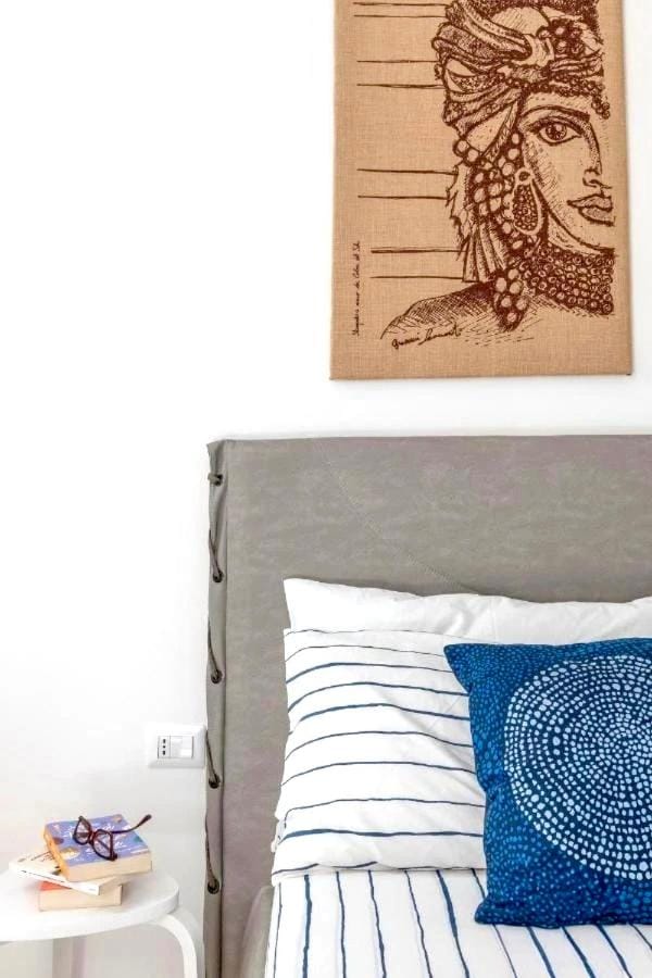Bed, Decorative detail, Bedroom