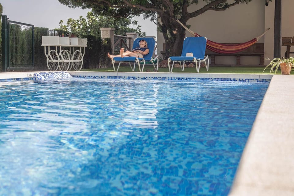 Swimming pool, Swimming pool