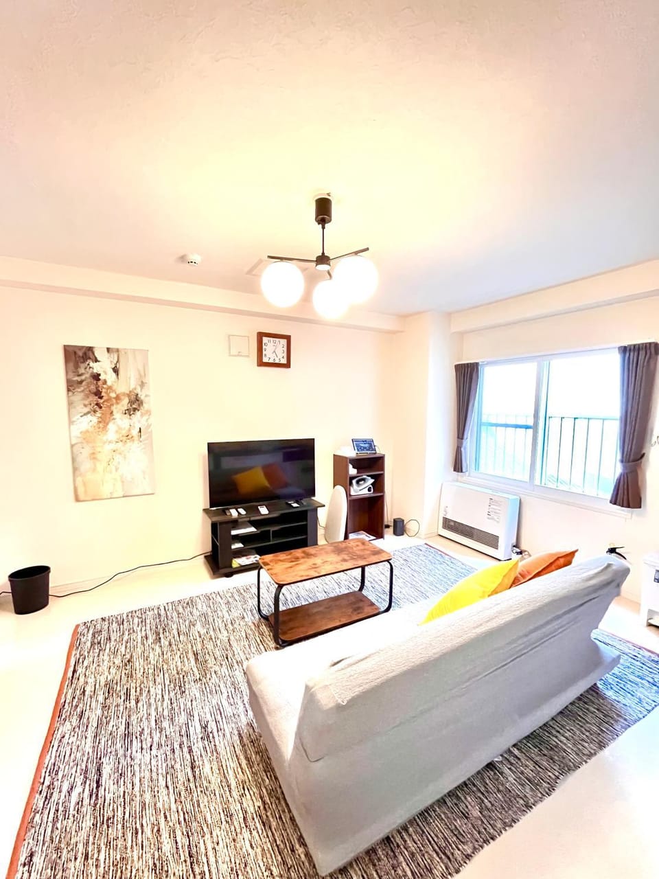 Communal lounge/ TV room, Bed, TV and multimedia, Living room, Photo of the whole room, Seating area
