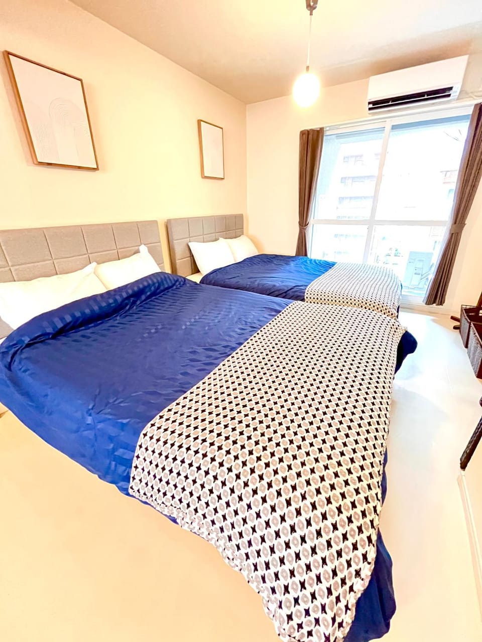 Bed, Photo of the whole room, Bedroom, air conditioner