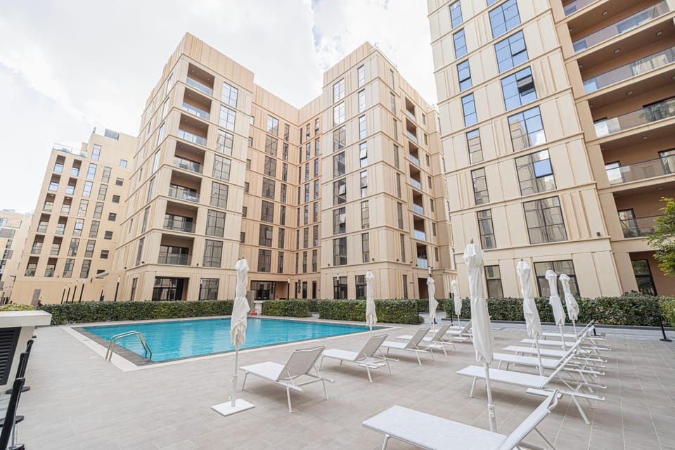 1BR The Crown Apartment by Blue Cloud Holidays Apartment in Al Sharjah
