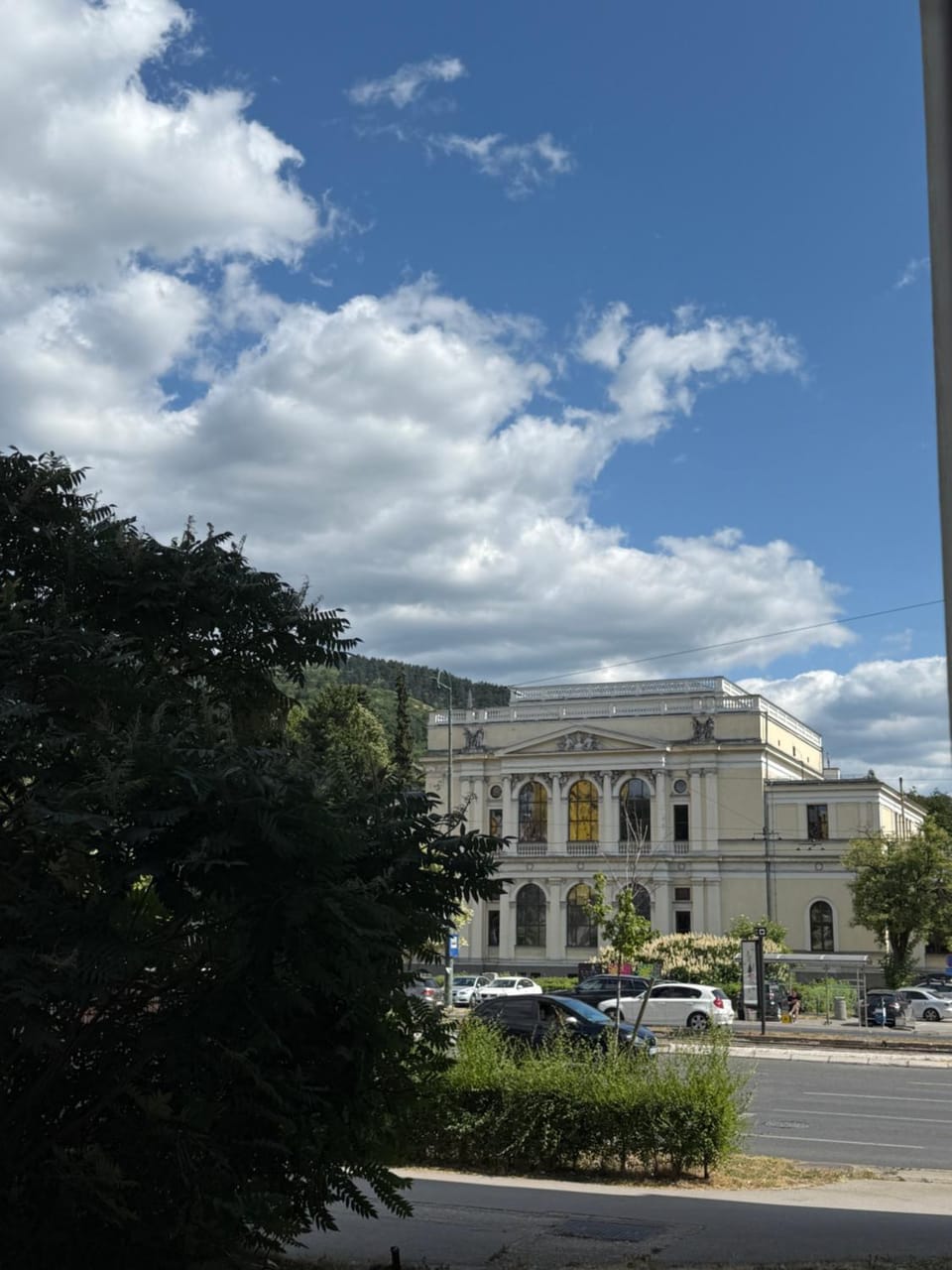 The Green Place in the City Center- Free Parking Apartment in Sarajevo