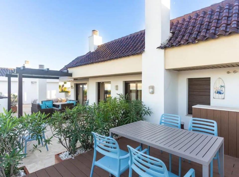Patio, Balcony/Terrace, Seating area, Dining area