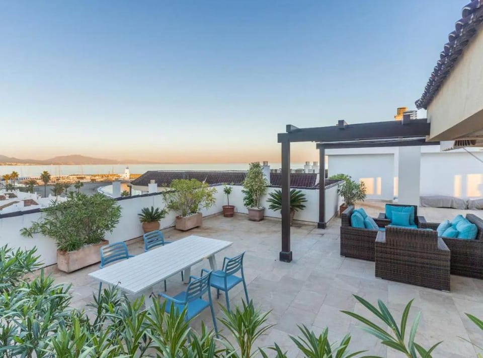 Patio, Balcony/Terrace, Seating area