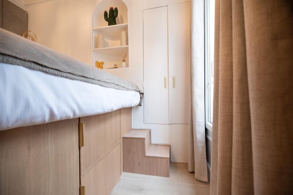 Bed, Photo of the whole room, Bedroom, wardrobe