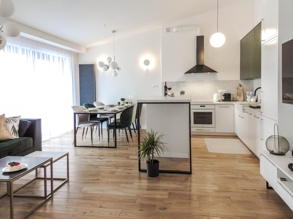 TV and multimedia, Kitchen or kitchenette, Living room, Seating area, Dining area, dishwasher, oven, stove