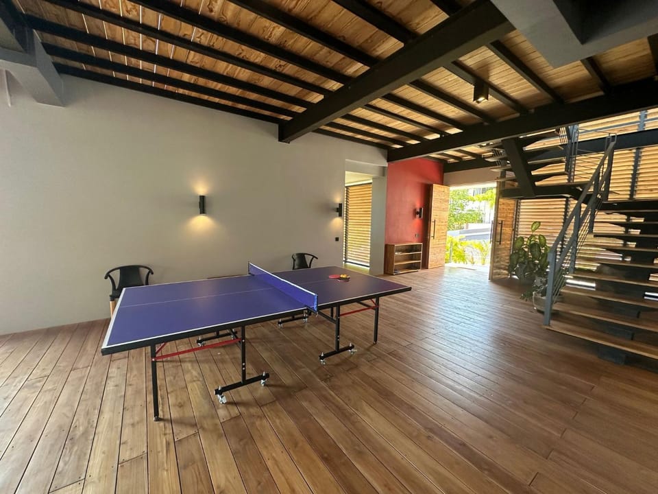 Table tennis