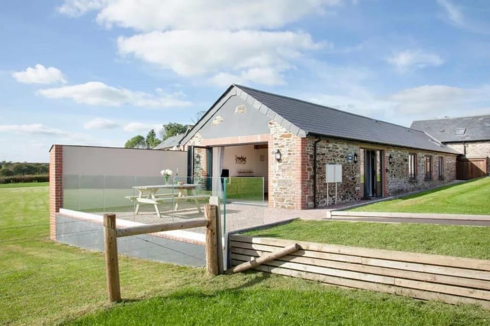 Combined Let for Farmhouse and Two Barns House in West Devon District