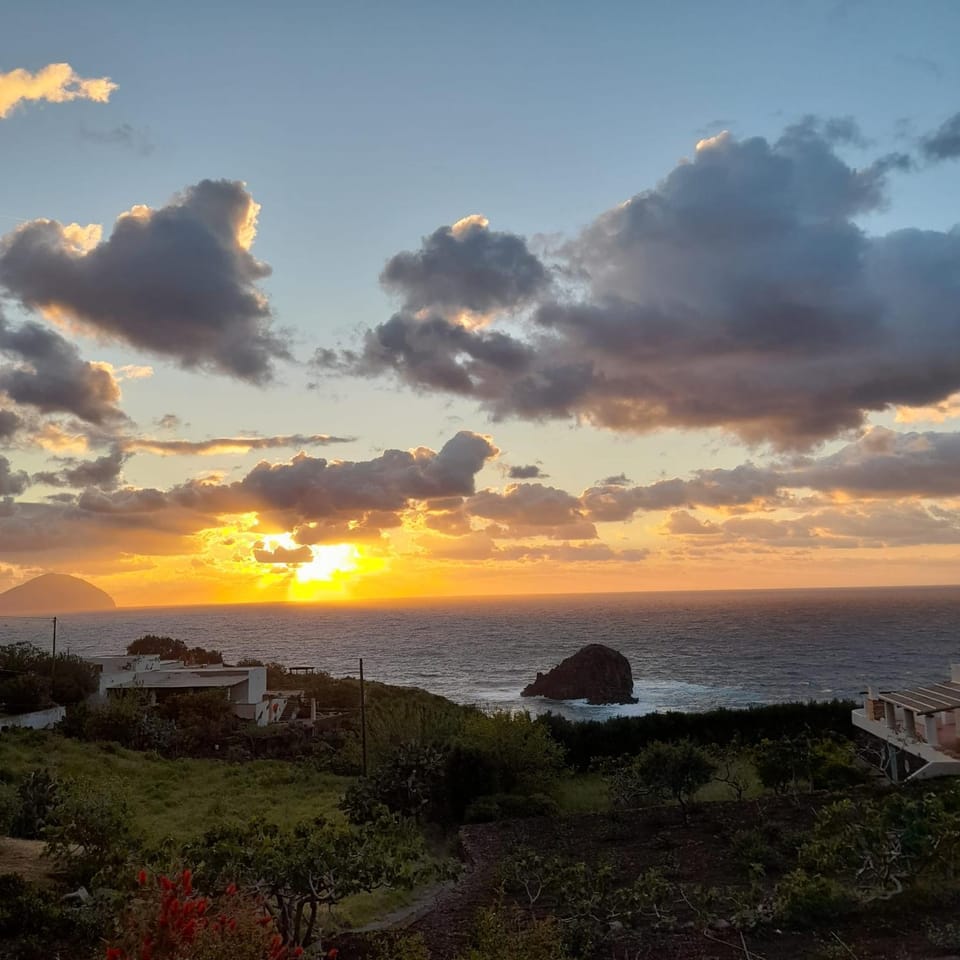 Casa Il Bergamotto - terrazza con vista tramonto Apartment in Sicily