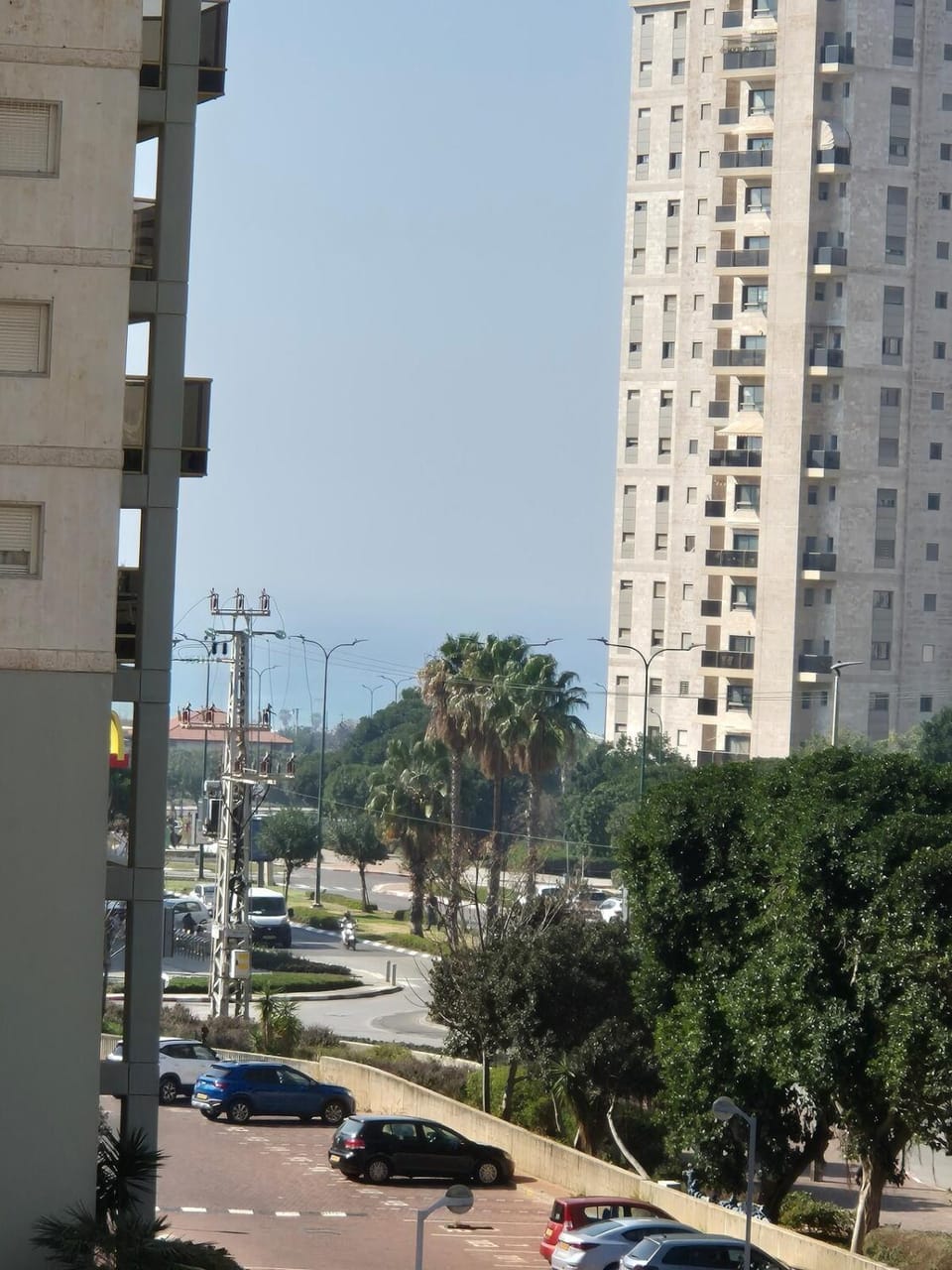 Sea view, Street view