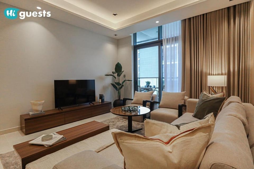 HiGuests - Stylish 1BR Retreat with Modern Interiors in Dubai Apartment in Dubai