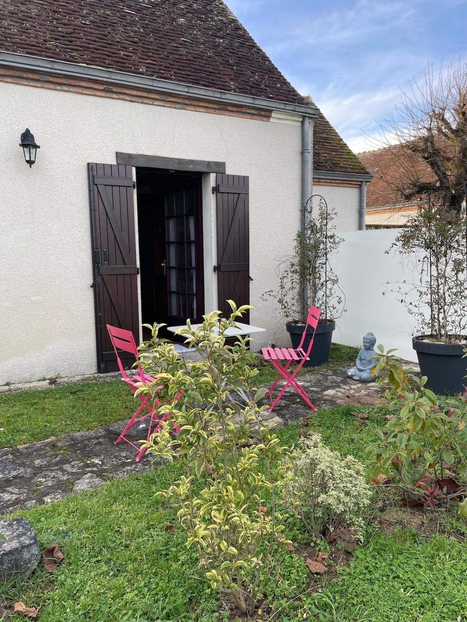 Property building, Spring, Day, Garden, Garden view