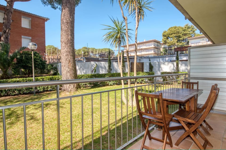 Apartment with Pool and Tennis Apartment in Llafranc