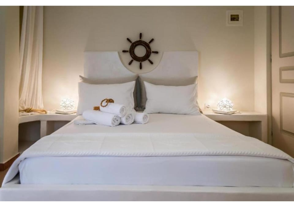 Oceanis Rooms Hotel in Milos