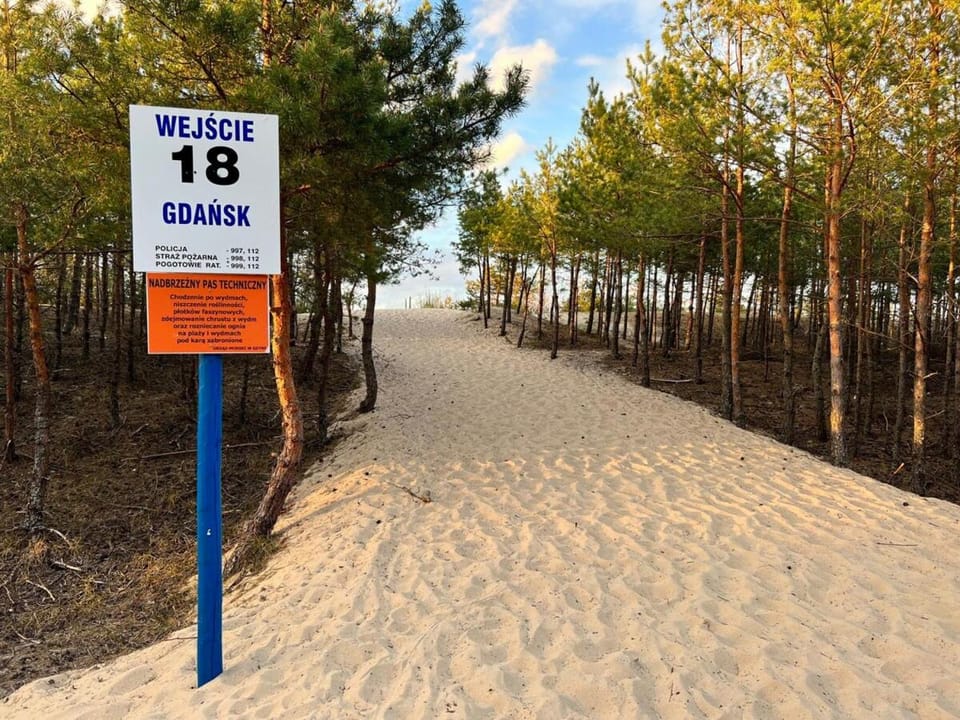 Neighbourhood, Beach