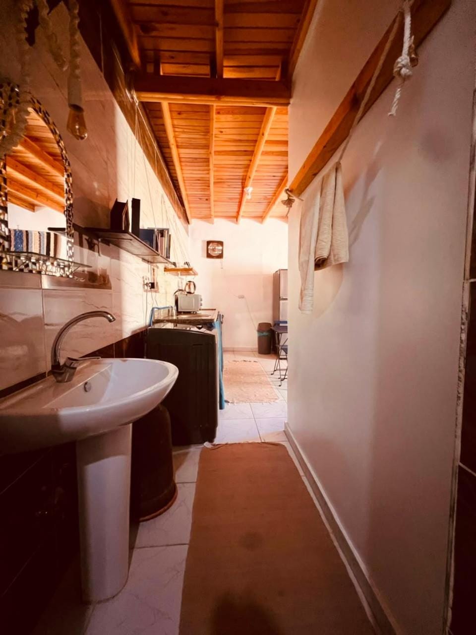 Bathroom, Photo of the whole room, towels