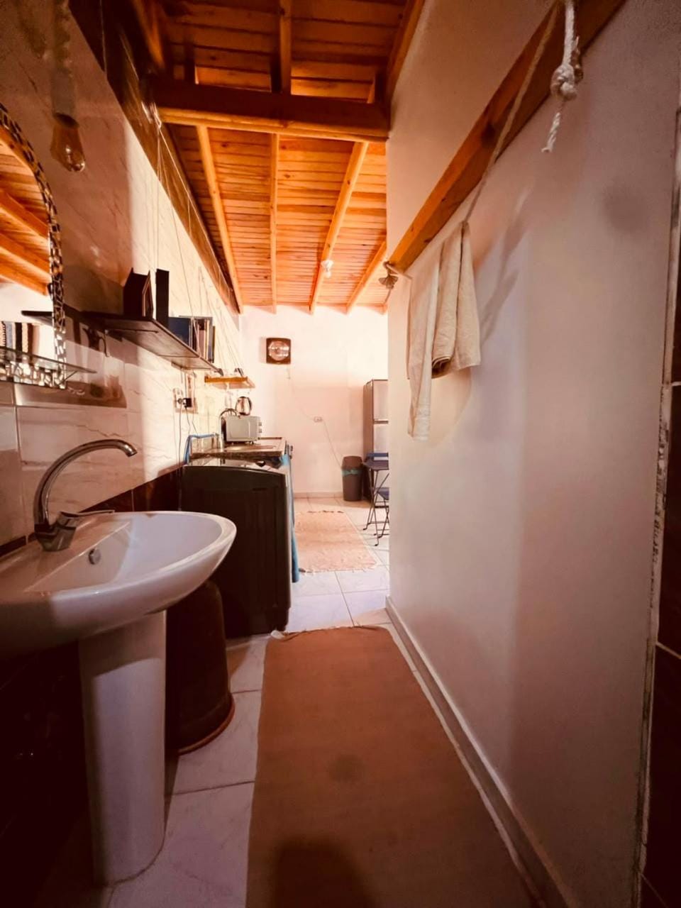 Bathroom, Kitchen or kitchenette, towels