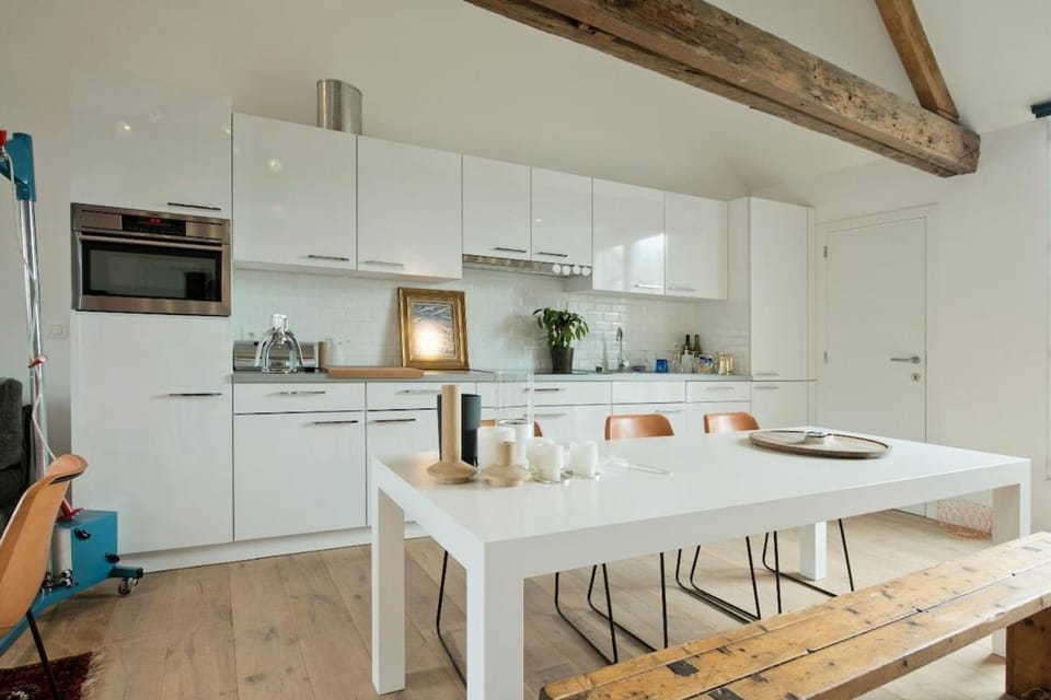 Kitchen or kitchenette, Dining area, dishwasher