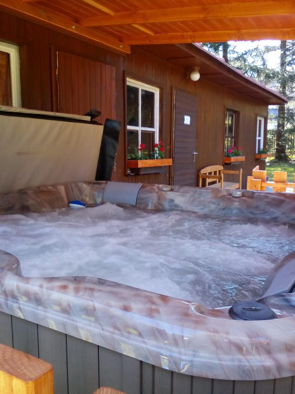 Property building, Hot Tub